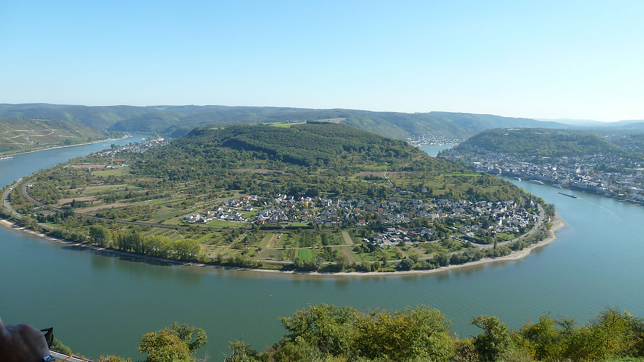 Der Rhein schlägt bei Boppard einen 180-Grad-Bogen