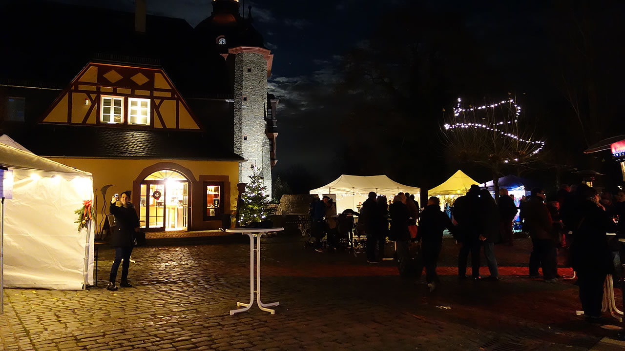 Weihnachtsmarkt auf Schloss Vollrads