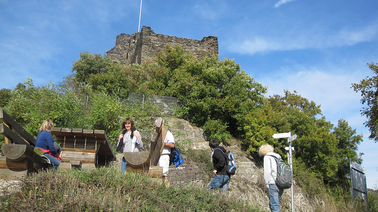 an der Ruine Nollig