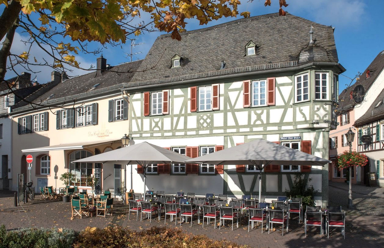 Café Pretzel am Domplatz in Geisenheim