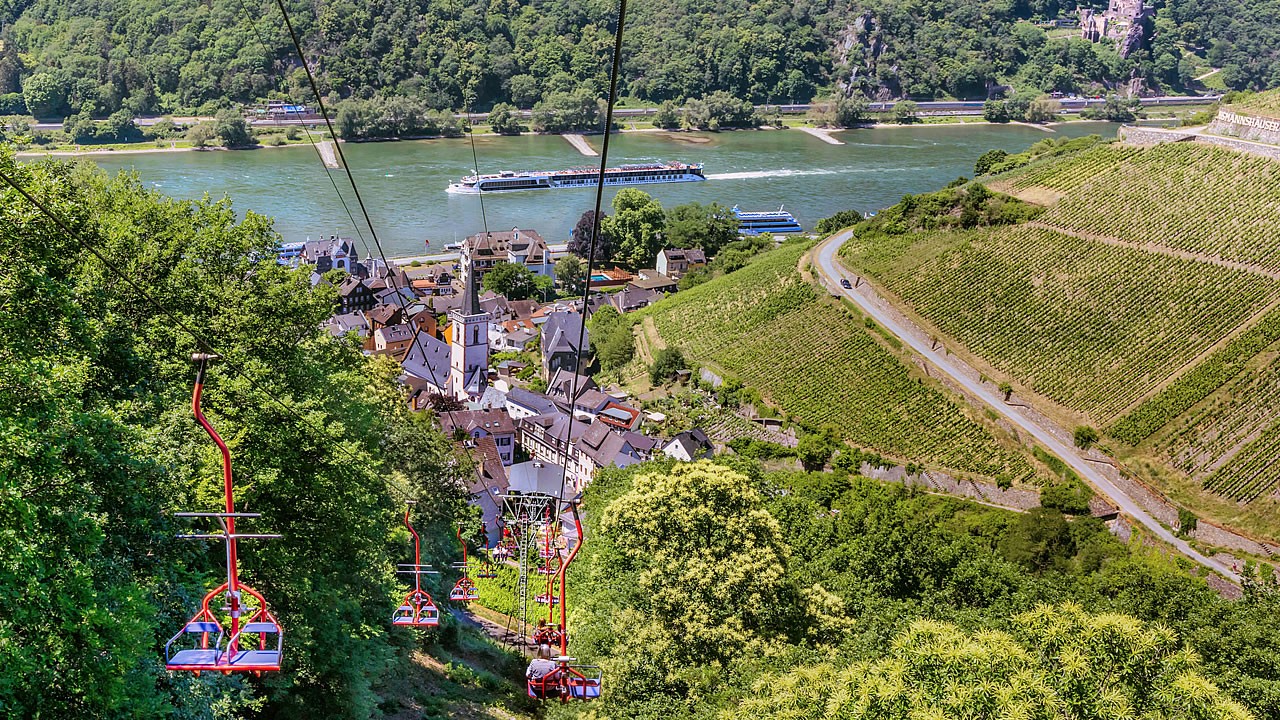 Die Seilbahn mit Blick auf Assmannshausen am Rhein