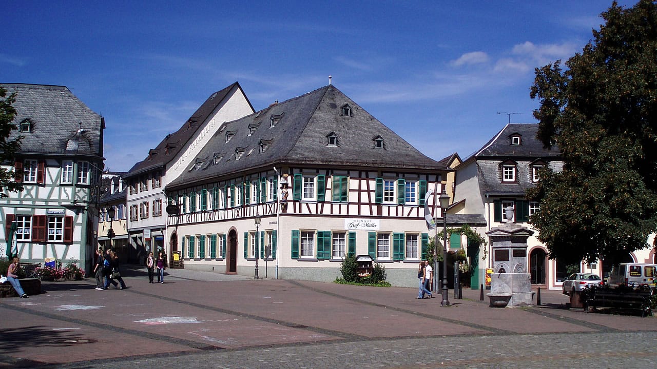 Domplatz der Lindenstadt Geisenheim